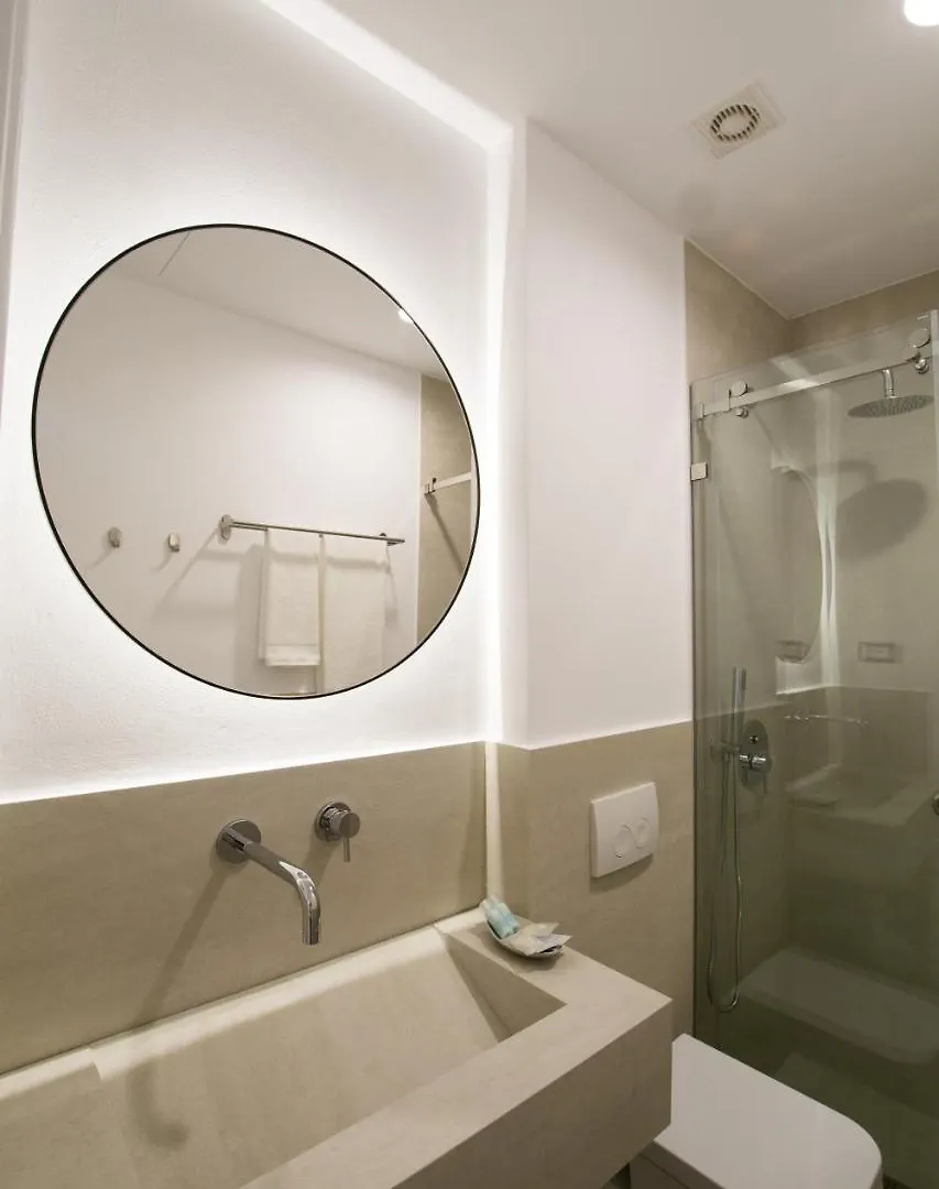 Destil B&B Τίρανα